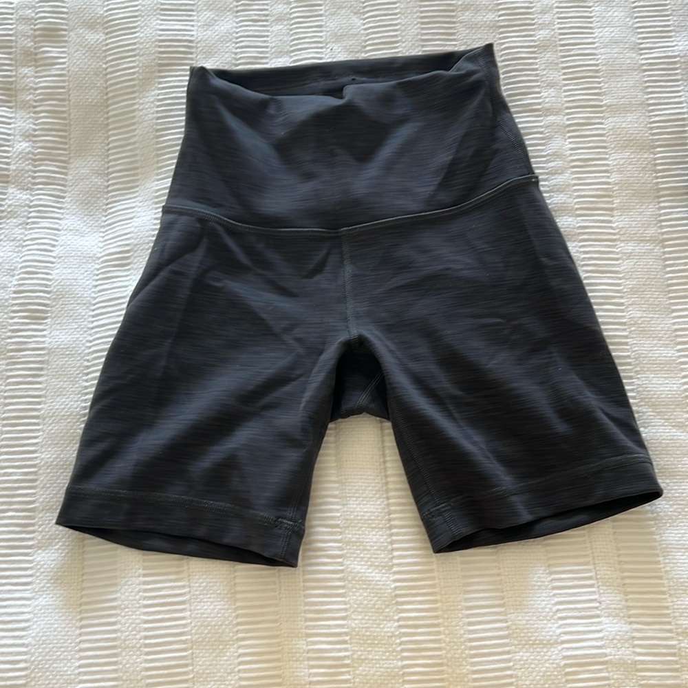 Lululemon high waist wunder under shorts. Like new size 2
